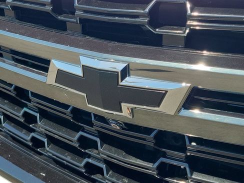 Used 2021 Chevrolet Tahoe Z71 w/ Luxury Package AWD/4WD image 31