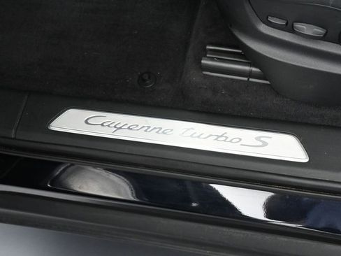 Certified 2022 Porsche Cayenne Turbo S AWD/4WD image 16