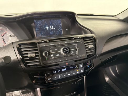 Used 2016 Honda Accord Sport image 12