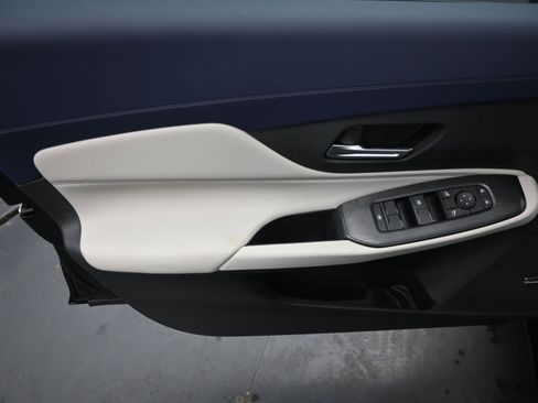 New 2026 Nissan Sentra SR FWD image 10