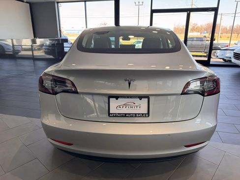 Used 2018 Tesla Model 3 Long Range image 4