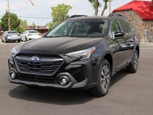 Used 2025 Subaru Outback Premium image 7