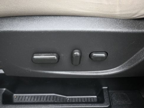 Used 2017 Ford Escape SE AWD/4WD image 12