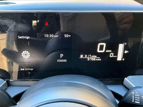 Used 2025 Nissan Kicks SV image 21