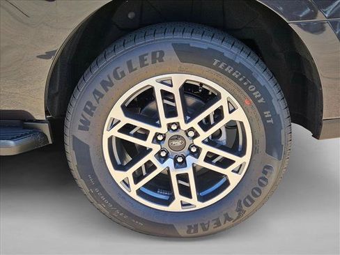 New 2026 Ford Expedition Active RWD image 10
