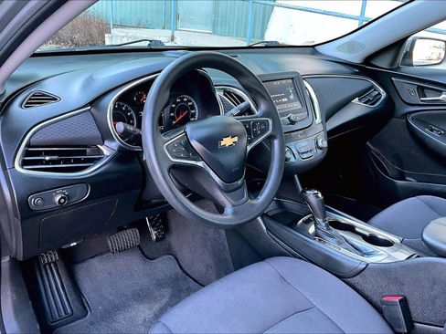 Used 2018 Chevrolet Malibu LT image 17