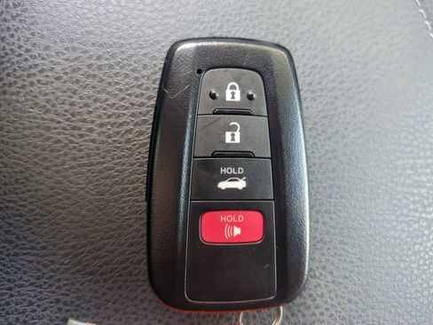 Used 2022 Toyota Camry XSE FWD image 28