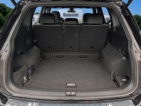 Used 2022 Volkswagen Tiguan SEL R-Line AWD/4WD image 36