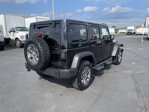 Used 2018 Jeep Wrangler Unlimited Rubicon w/ Cold Weather Group AWD/4WD image 9