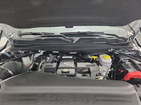 Used 2024 RAM 3500 Tradesman w/ Chrome Appearance Group image 31