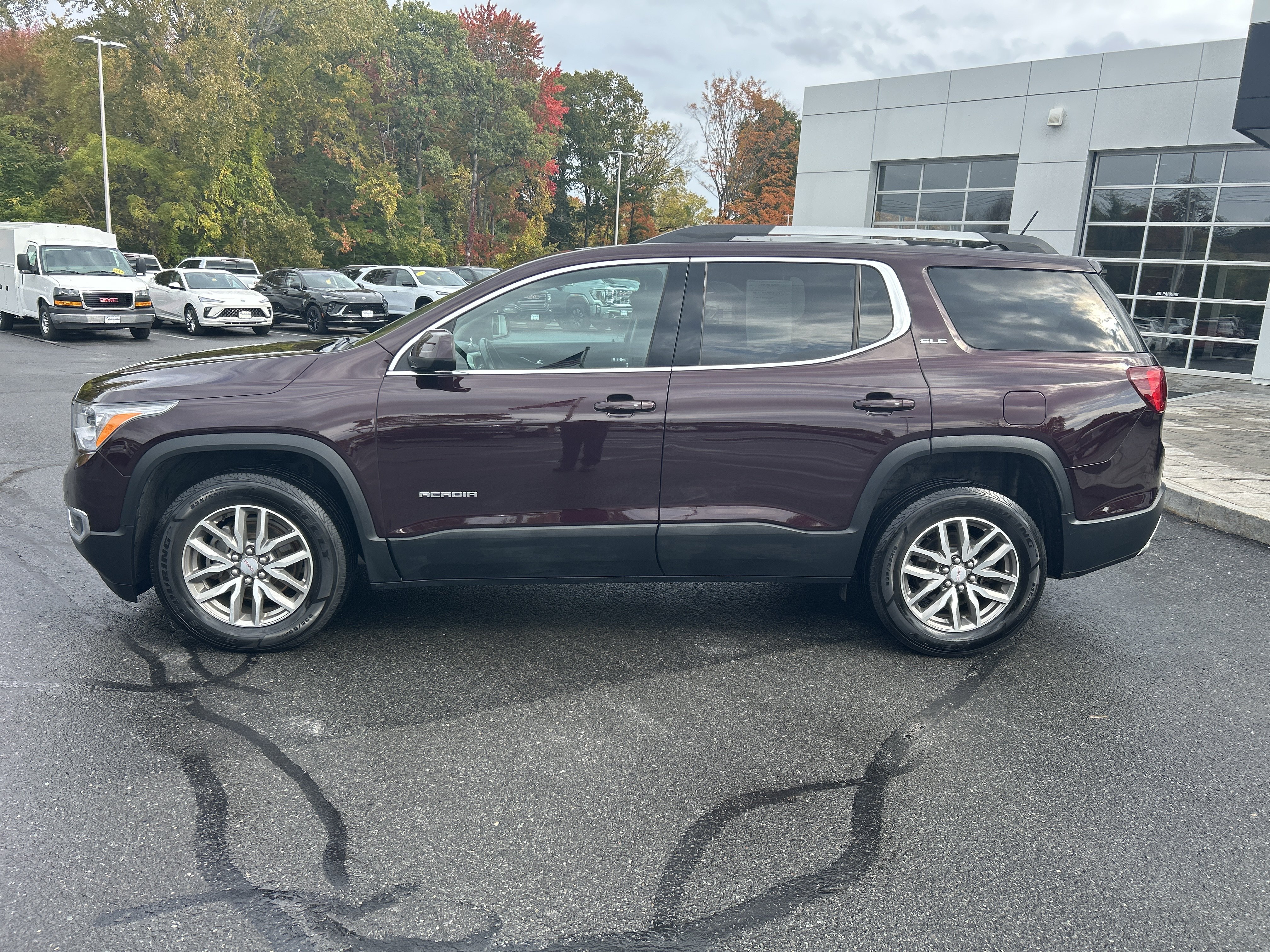 Used 2018 GMC Acadia SLE w/ Driver Alert Package I AWD/4WD image 2