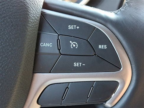 Used 2021 Jeep Grand Cherokee Overland image 24