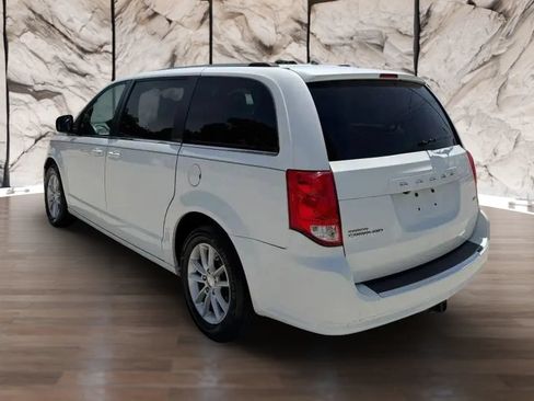 Used 2020 Dodge Grand Caravan SXT FWD image 5