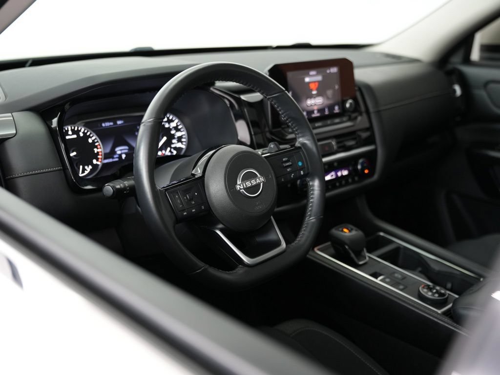 Used 2022 Nissan Pathfinder SV w/ SV Premium Package AWD/4WD image 6