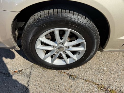 Used 2016 Dodge Grand Caravan SXT image 14