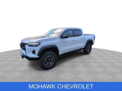 Used 2024 Chevrolet Colorado ZR2 w/ ZR2 Convenience Package III AWD/4WD image 4