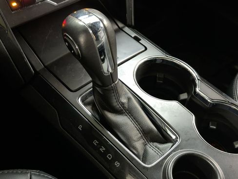 Used 2019 Ford Explorer XLT w/ Equipment Group 202A image 22