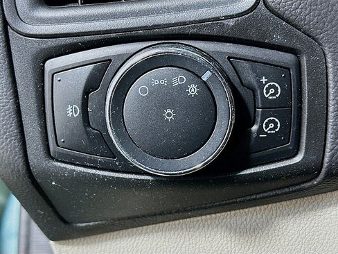 Used 2012 Ford Focus SEL FWD image 10