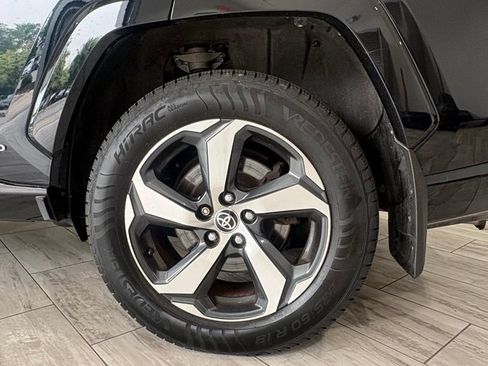 Used 2021 Toyota RAV4 SE w/ Weather & Moonroof Package AWD/4WD image 9