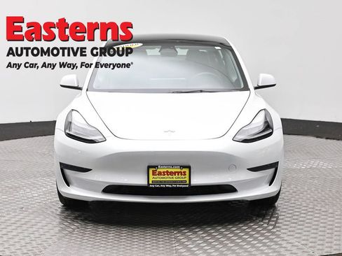 Used 2023 Tesla Model 3 Standard Range image 2