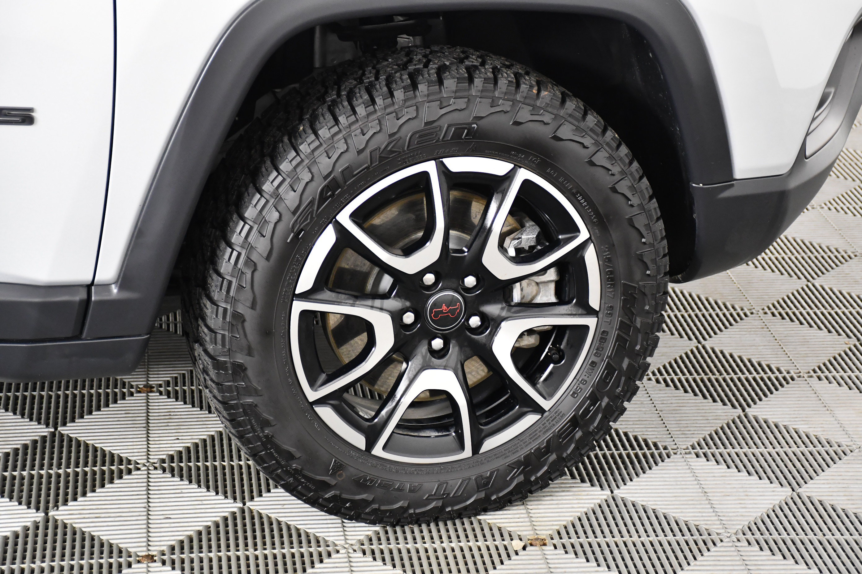 Used 2026 Jeep Compass Trailhawk AWD/4WD image 53