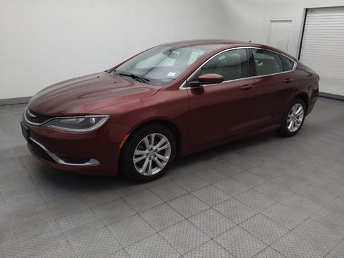 Used 2015 Chrysler 200 Limited w/ Convenience Group FWD image 2