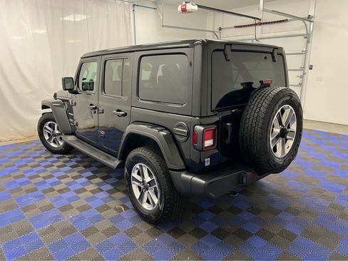 Used 2022 Jeep Wrangler Unlimited Sahara w/ Cold Weather Group image 9