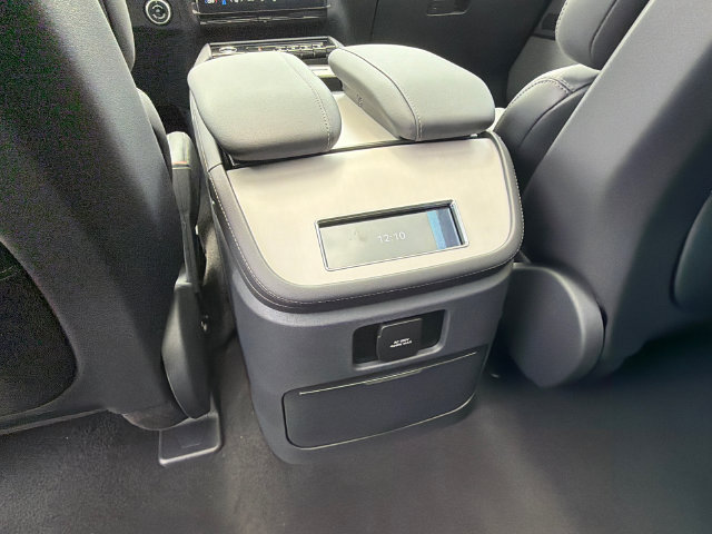 New 2027 Lincoln Navigator L Reserve w/ Jet Appearance Package RWD image 25