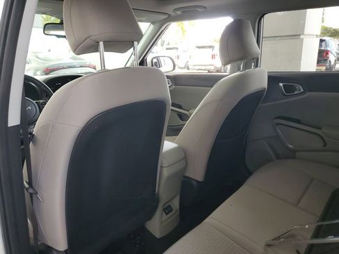 Certified 2023 Kia Soul EX image 8