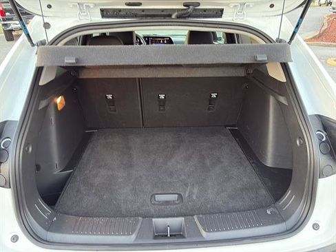 Used 2024 Chevrolet Trax LT image 11