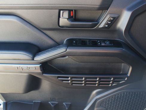 Used 2025 Toyota 4Runner TRD Off-Road Premium image 29