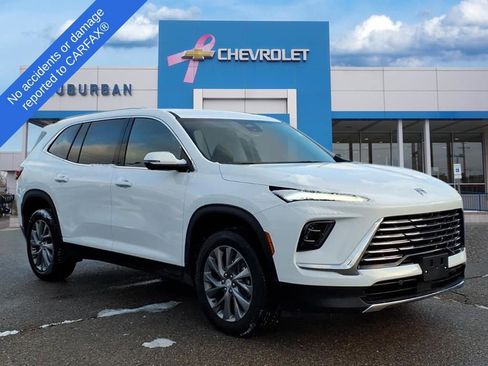 Used 2025 Buick Enclave Preferred image 3