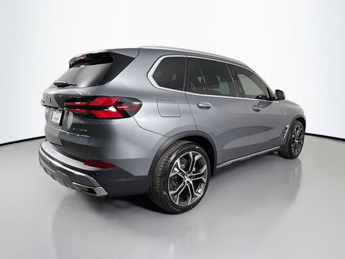 New 2026 BMW X5 xDrive50e image 5