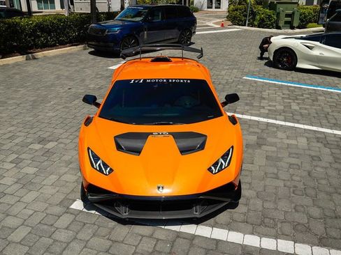 Used 2022 Lamborghini Huracan STO image 3
