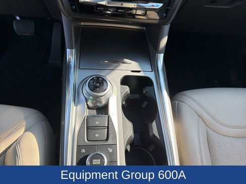 Used 2020 Ford Explorer Platinum w/ Premium Technology Package image 27