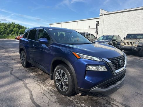 Used 2023 Nissan Rogue SV AWD/4WD image 2