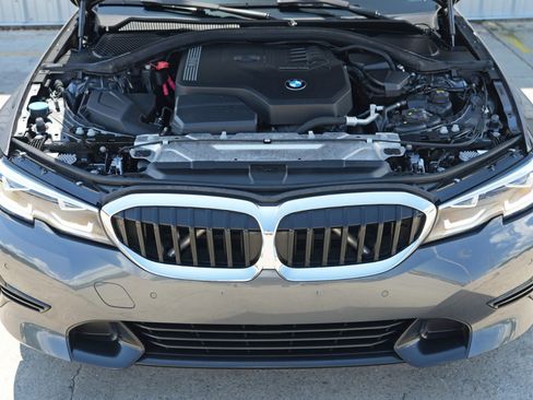 Used 2021 BMW 330i Sedan w/ Convenience Package image 7
