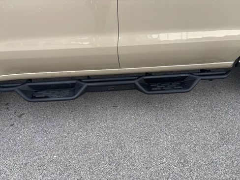 Used 2022 Chevrolet Silverado 1500 ZR2 w/ Technology Package image 12