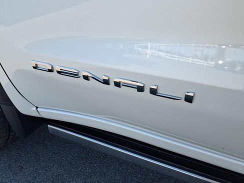 Used 2023 GMC Sierra 1500 Denali w/ Technology Package image 7