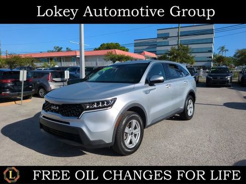 Certified 2022 Kia Sorento LX image 1