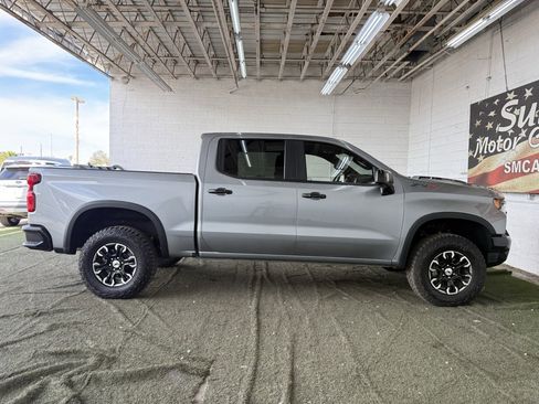 Used 2024 Chevrolet Silverado 1500 ZR2 w/ Technology Package image 16