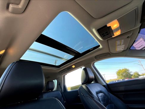 Used 2022 Nissan Pathfinder Platinum w/ Cargo Package image 17