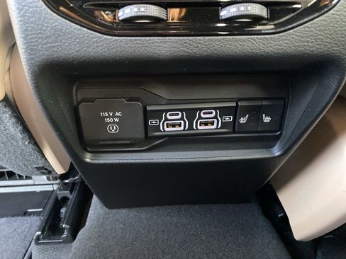 New 2025 Jeep Grand Cherokee Limited image 40