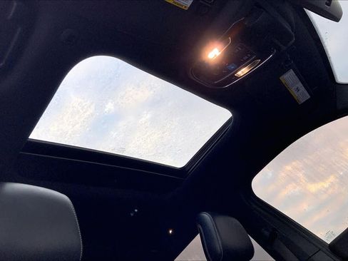 Used 2023 Jeep Grand Cherokee L Laredo image 14