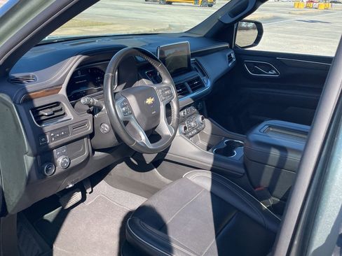 Used 2023 Chevrolet Suburban Premier image 7