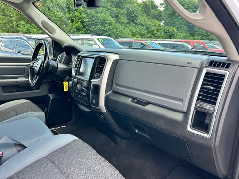 Used 2019 RAM 1500 Classic SLT w/ Luxury Group AWD/4WD image 8