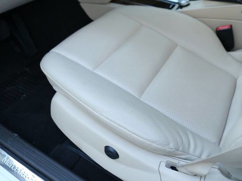 Used 2015 Mercedes-Benz GLK 350 GLK 350 4MATIC AWD 4dr SUV image 37