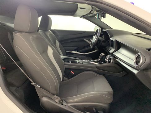 Used 2020 Chevrolet Camaro LT image 33