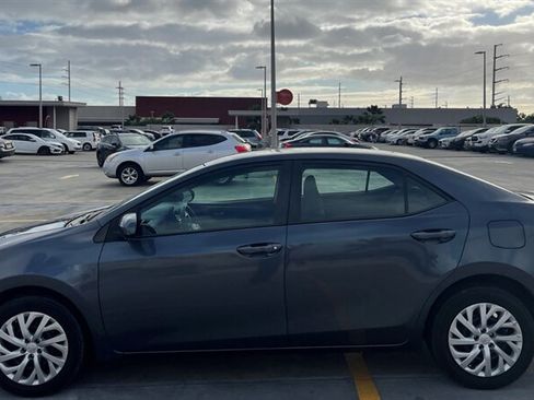 Used 2018 Toyota Corolla LE FWD image 2