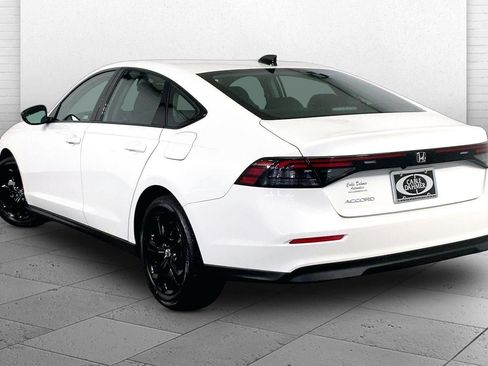 Used 2025 Honda Accord SE image 11